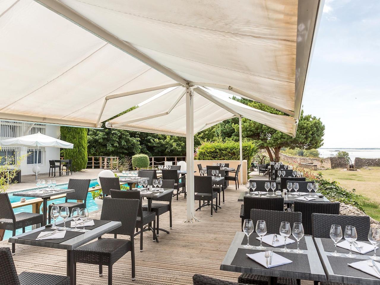 Hôtel Restaurant La Citadelle Blaye-et-Sainte-Luce Exterior foto